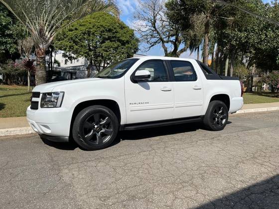 CHEVROLET AVALANCHE 5.3 LTZ 4X4 CD V8 FLEX 4P AUTOMÁTICO CHEVROLET AVALANCHE 5.3 LTZ 4X4 CD V8 FLEX 4P AUTOMÁTICO